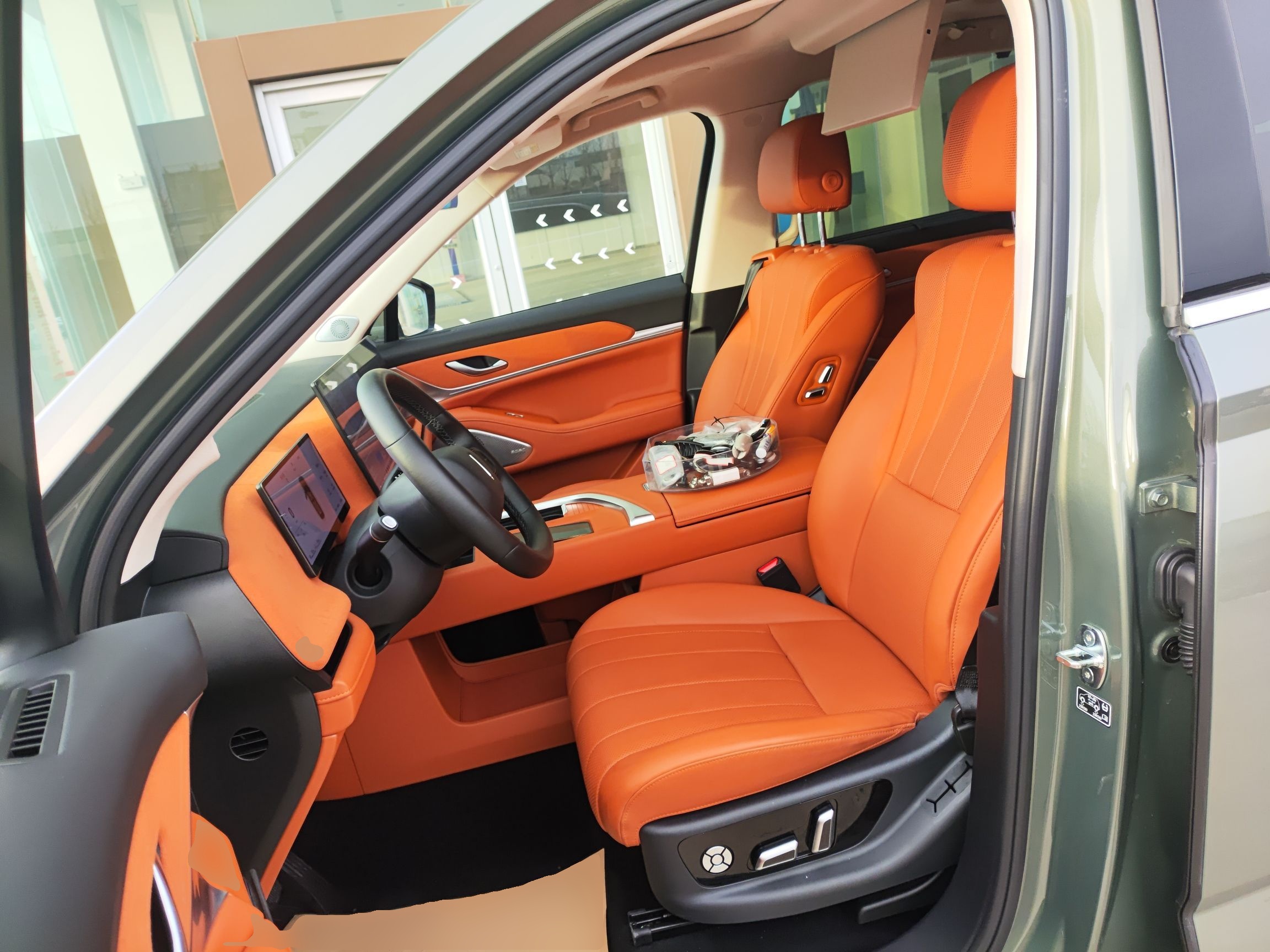 Переднее сиденье в автомобиле