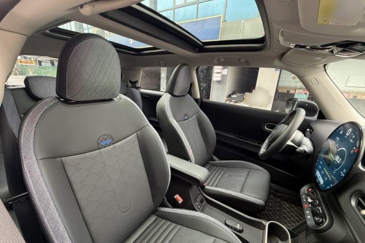 Used MINI 2025 1.5T COOPER Classic Edition
