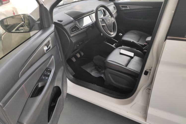 Used CHANGAN KAICHENG Oushang A600 2016 1.5L Manual Luxury 6-Seater Driver Seat