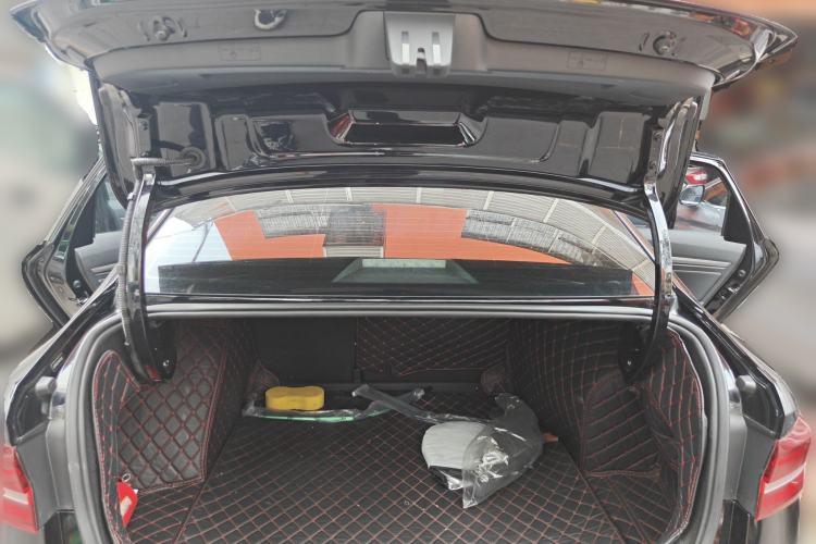 Used Volkswagen Lavida 2022 1.5L Automatic Comfort Edition Trunk