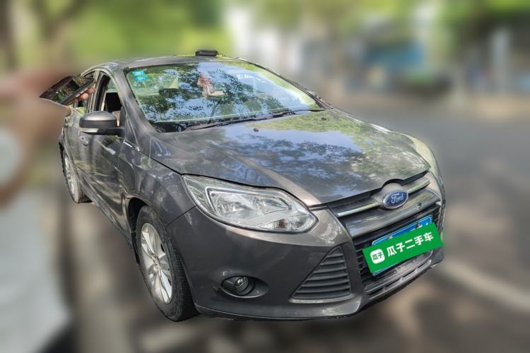 Used Ford Focus 2012 Sedan 1.6L Manual Comfort Model Front Right 45 Deg