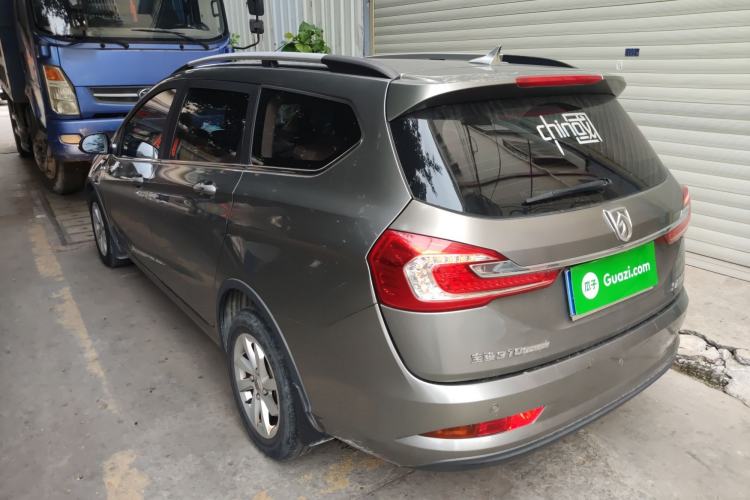 Used Baojun 310W 2017 1.5L Manual Fashion Model China V