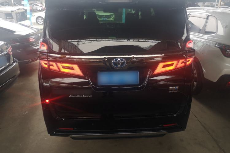 Used Toyota Vellfire 2023 Crown Dual-Engine 2.5L HV Ultimate Edition
