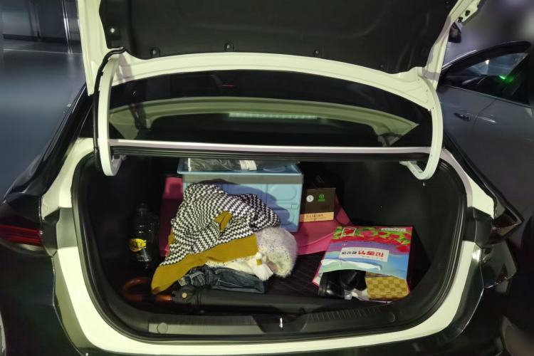 Used GAC Trumpchi EMPOW 2021 270T DCT J16 Version Trunk