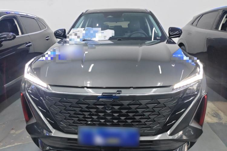 Used CHANGAN OSHAN Z6 2023 Blue Whale 1.5T DCT Smart Edition Front