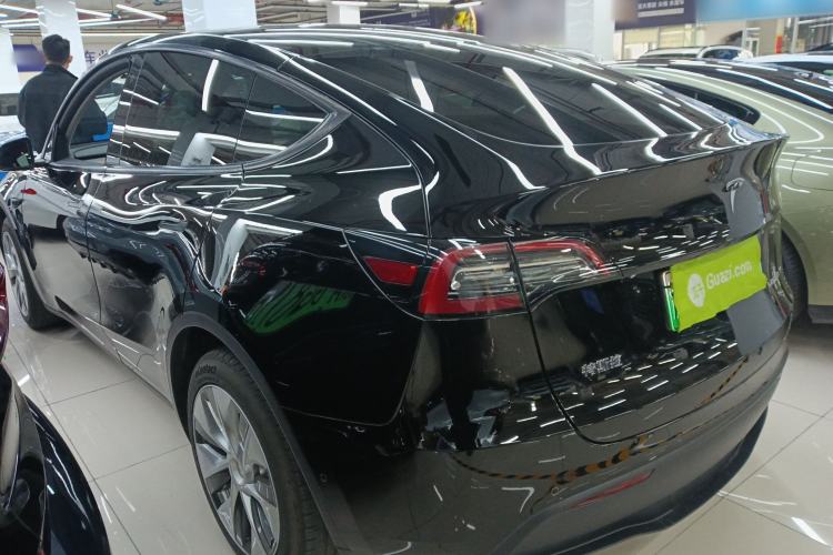 Used Tesla Model Y 2022 Long-Range All-Wheel-Drive Version