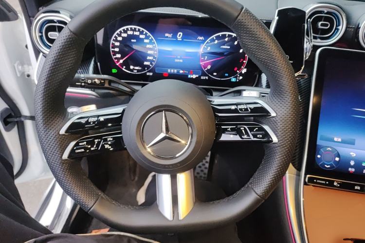 Used Mercedes-Benz GLC 2025 GLC 260 L 4MATIC Luxury Model