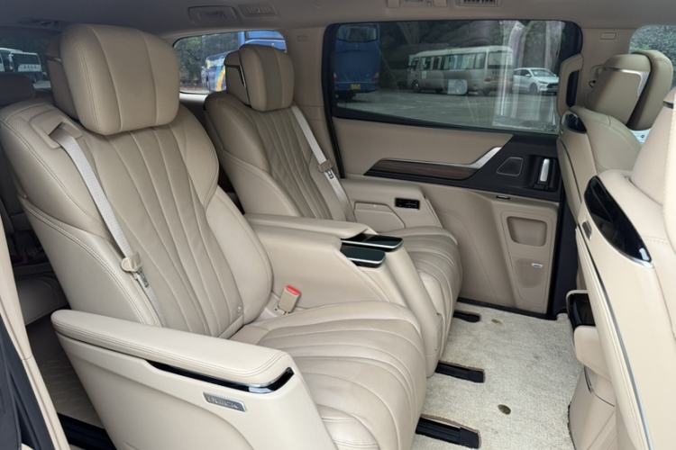 Used Buick Century 2023 2.0T Seven-Seater Deluxe Edition Interior 7