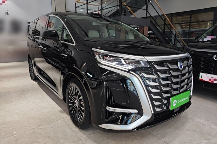 Used Denza D9 2025 DM-i Intelligent Drive 1020 Four-Wheel Drive Flagship Model