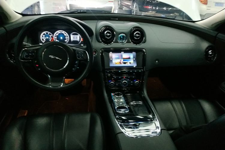 Used Jaguar XJ 2016 XJL 2.0T Two-Wheel-Drive Elegant Business Edition
