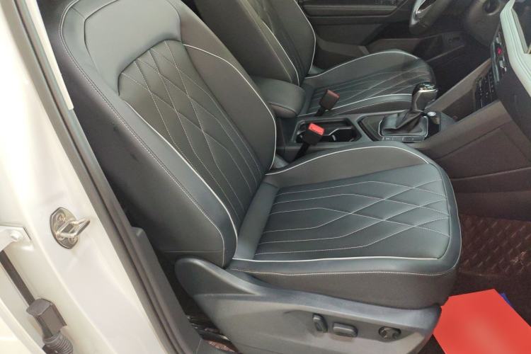 Used Volkswagen Tiguan L 2025 Model, Outstanding Version, 300TSI Automatic Two-Wheel Drive Longteng Edition
