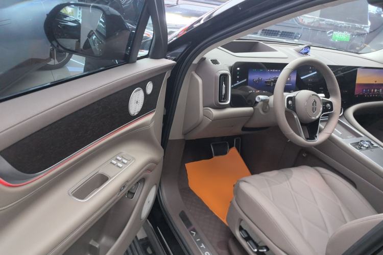 Used Hima AITO M9 2025 Extended-Range Ultra Version 52 kWh 6-Seater
