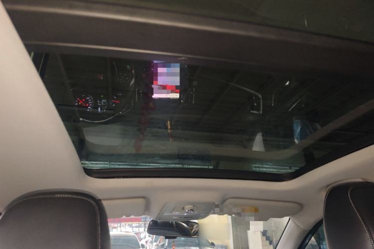 Used Roewe RX5 2016 20T Two-Wheel Drive Automatic Internet Smart Edition Headliner