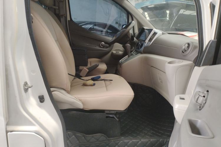 Used Nissan NV200 2014 1.6L CVT Luxury Model China IV Standard