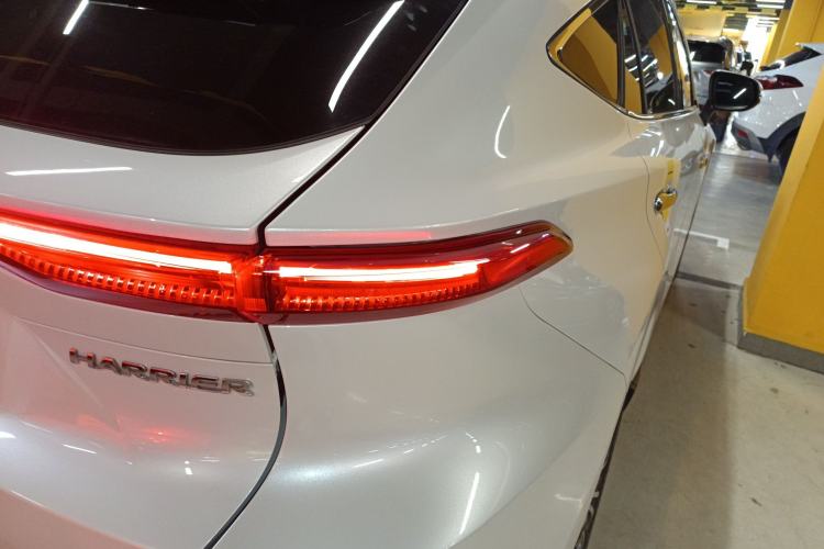 Used Toyota Harrier 2023 2.0L CVT Two-Wheel Drive Entry Version
