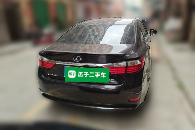 Used Lexus ES 2014 300h Elite Edition