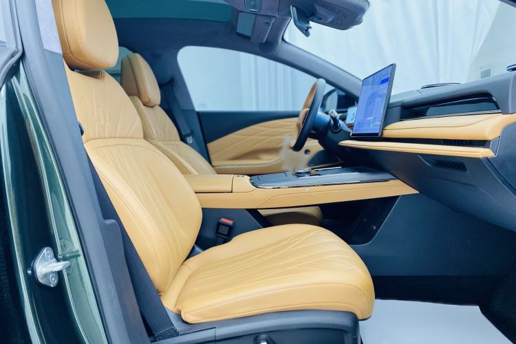 Used Geely Galaxy 8 2025 130km EM-P Starship Edition
