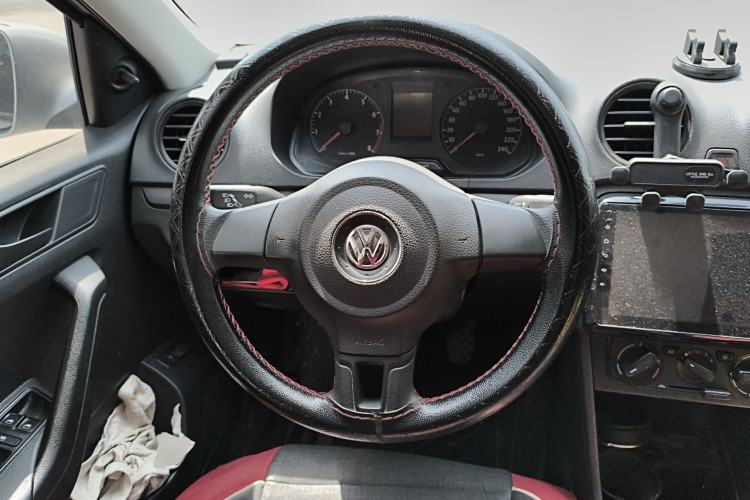 Used Volkswagen Jetta 2015 1.6L Manual Fashion Edition Steering Wheel