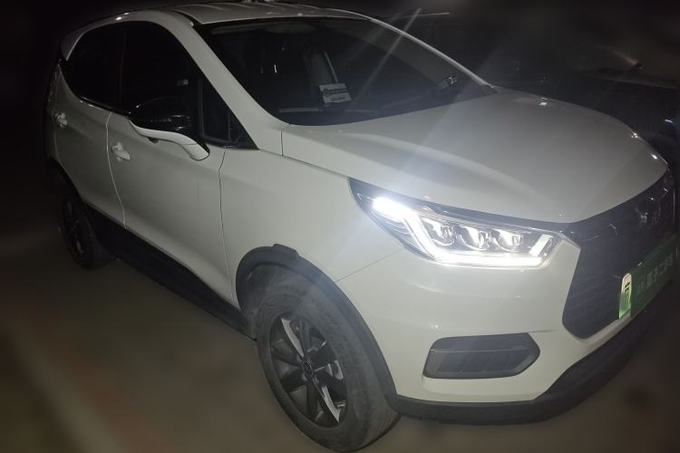 Used BYD Yuan New Energy 2019 EV535 Smart Connect Trendsetting Model Front Right 45 Deg