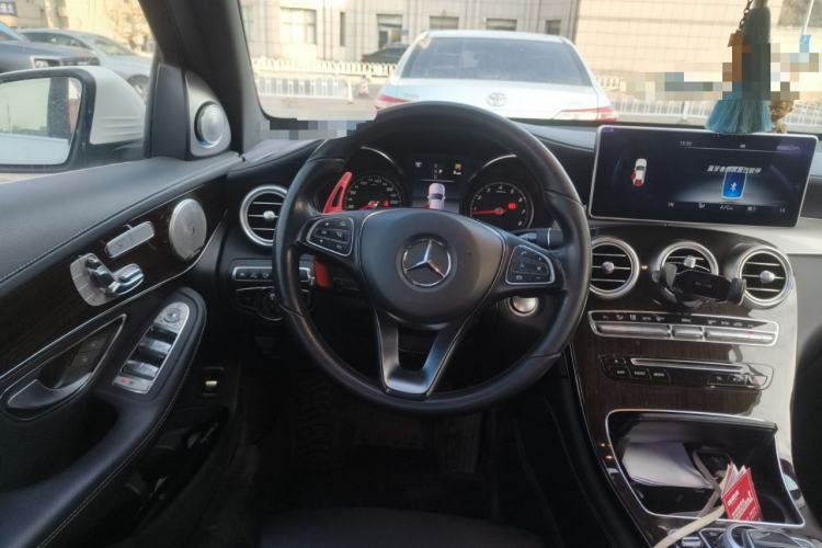 Used Mercedes-Benz GLC 2019 Facelift GLC 260 L 4MATIC Luxury Model Steering Wheel