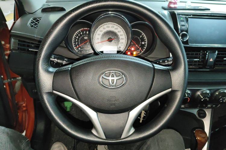 Used Toyota YARiS L Zhi Xuan 2015 1.5G Automatic Orange Limited Edition Steering Wheel