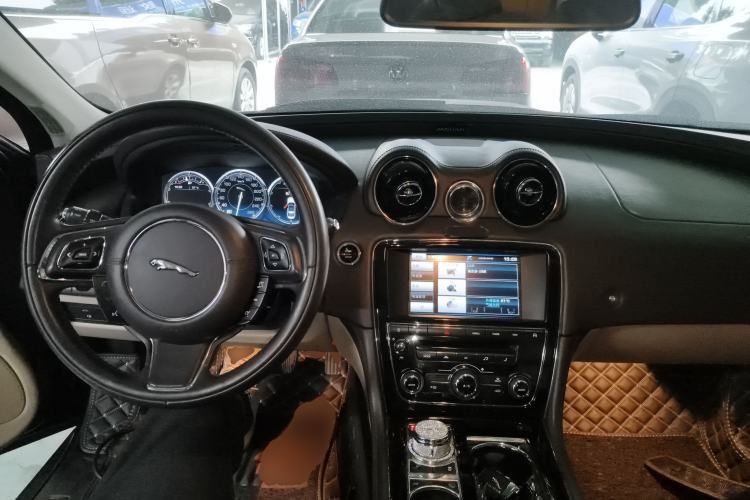 Used Jaguar XJ 2014 XJL 2.0T Two-Wheel-Drive Elegant Business Edition
