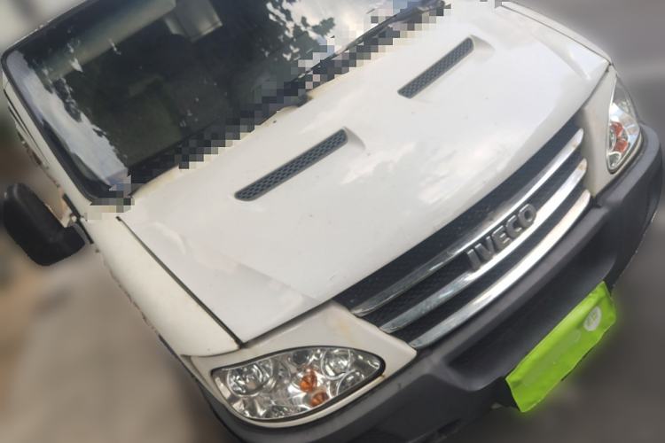 Used Iveco Power Daily 2013 2.5T-V39 Low-Roof Box Truck