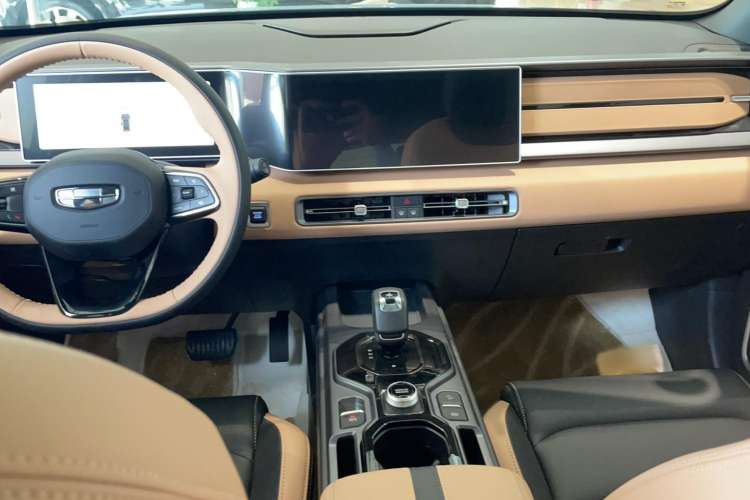 Used Geely Auto icon 2023 1.5TD Chocolate Smoothie Edition
