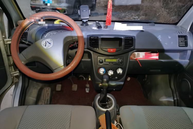 Used BAIC Weiwang 306 2011 1.3L base model 7 seats Center Console