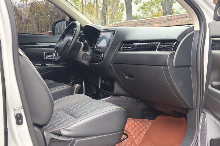 Used Mitsubishi Outlander 2021 2.0L Two-Wheel Drive Comfort Edition 7 Seats
