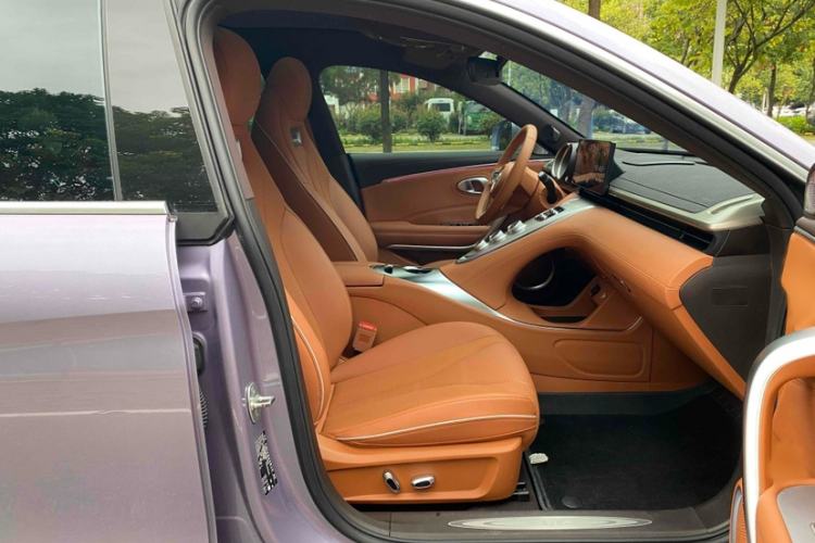 Used ORA Lightning Cat 2022 555 km Luxury Edition Interior 10