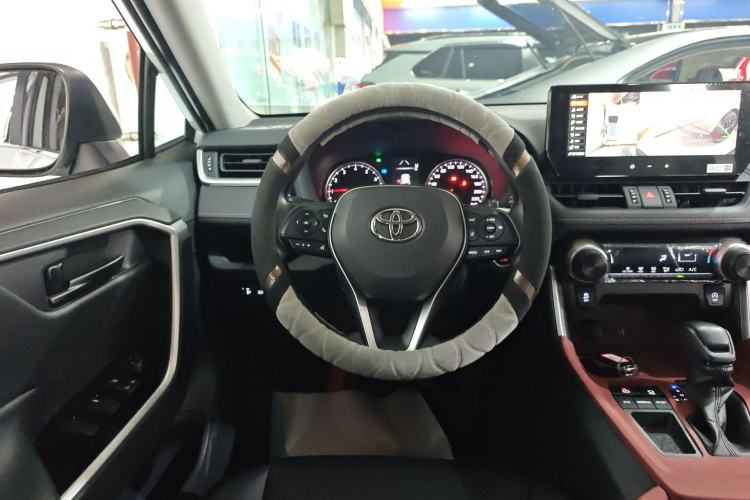 Used Toyota RAV4 2024 2.0L CVT Two-Wheel Drive Urban Edition Steering Wheel