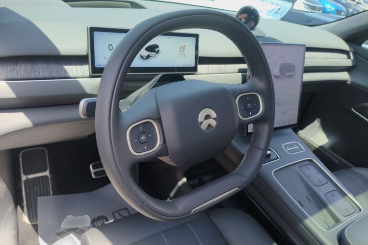Used Nio ES8 2023 75 kWh Steering Wheel