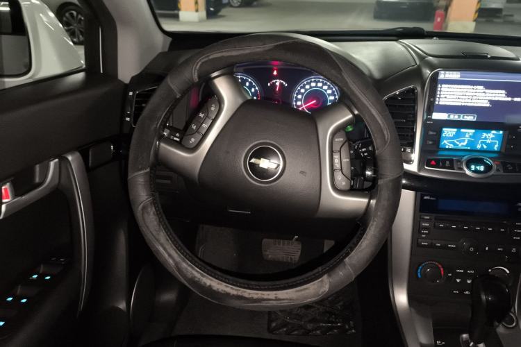 Used Chevrolet Captiva 2012 2.4L 4x4 Flagship Edition 7 Seats
