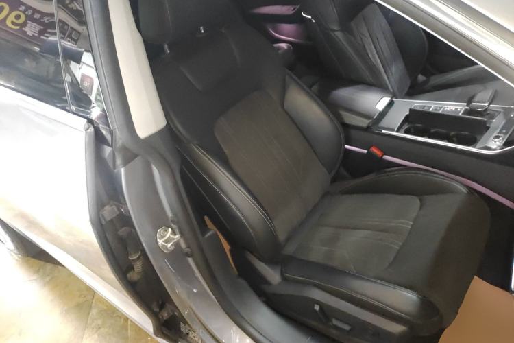 Used Audi A7L 2024 45TFSI S-line Dream-Building Edition Flow Crystal Package
