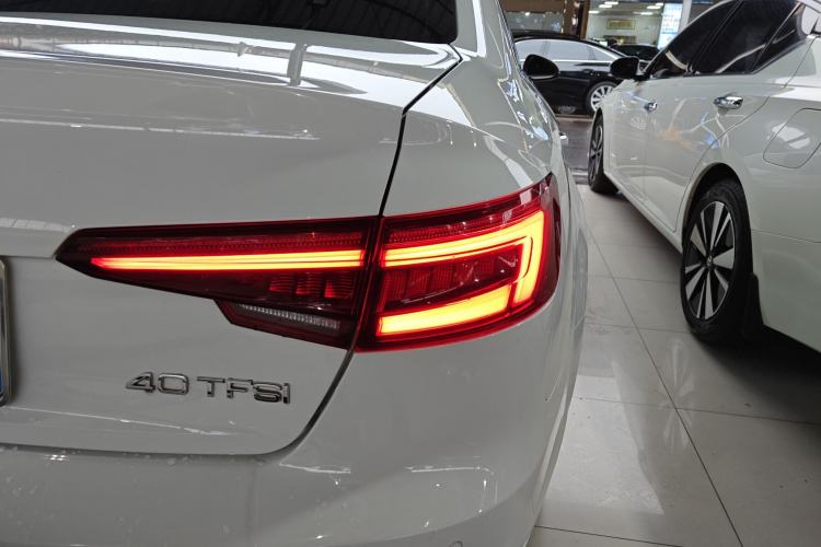 Used Audi A4L 2018 30th Anniversary Edition 30 TFSI Ambition Model
