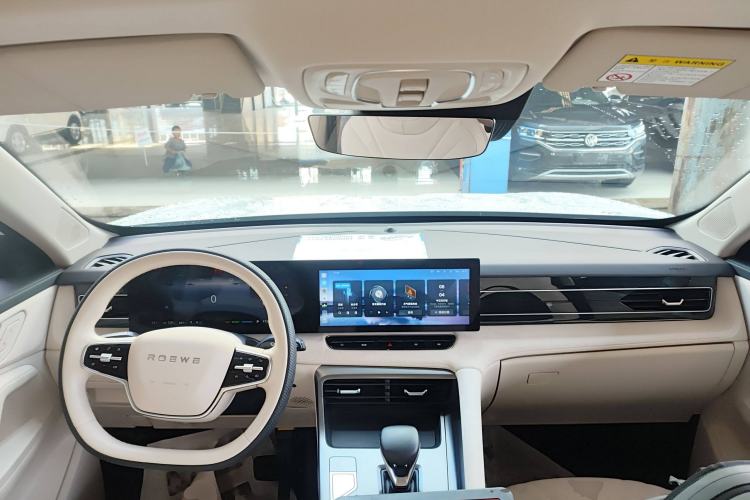 Used Roewe D5X DMH 2024 135 Tech Edition
