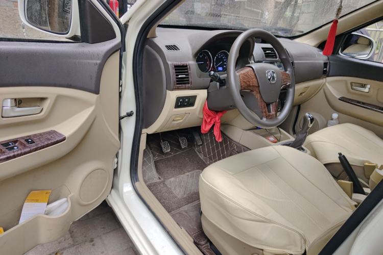 Used BAIC Weiwang M30 2015 1.5L Basic Version DAM15 Driver Seat