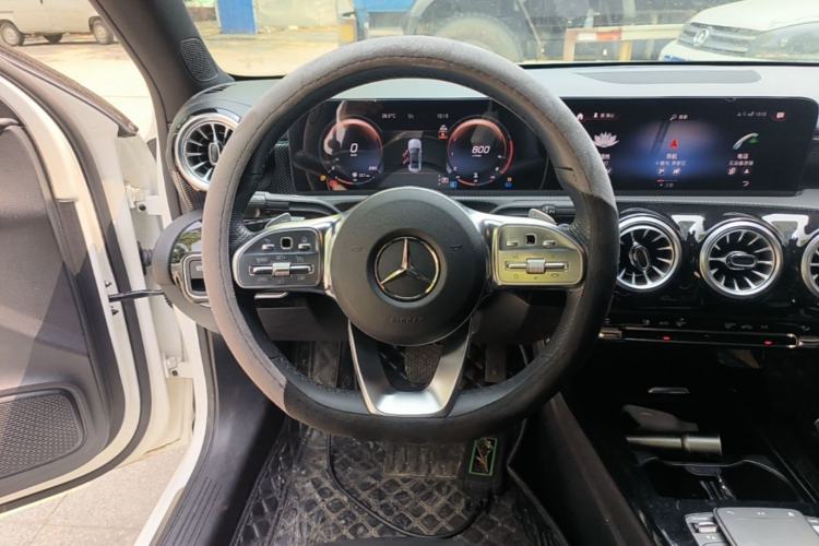 Used Mercedes-Benz A-Class 2022 Revised Version A 200 L Sport Sedan Fashionable Style