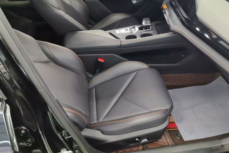 Used Changan UNI-V 2022 1.5T Prestige Version