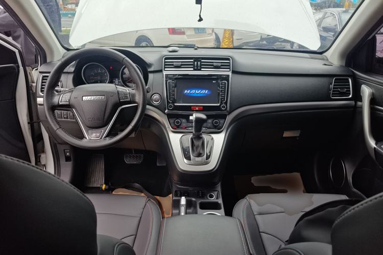 Used Haval H6 2015 Sport Edition 1.5T Automatic Two-Wheel Drive Luxury Model Center Console