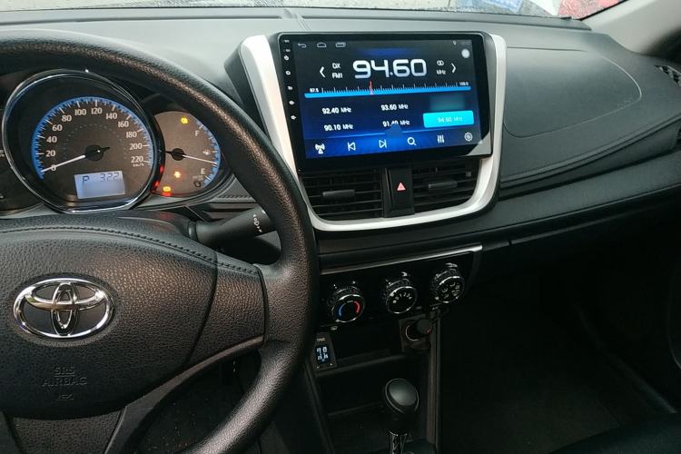 Used Toyota YARiS L Zhi Xiang 2019 1.5E CVT Dynamic Edition China VI compliant Center Console