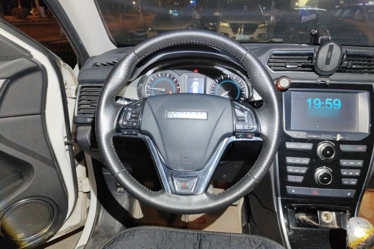 Used Haval H2 2016 Red Label 1.5T Manual Two-Wheel Drive Elite Model
