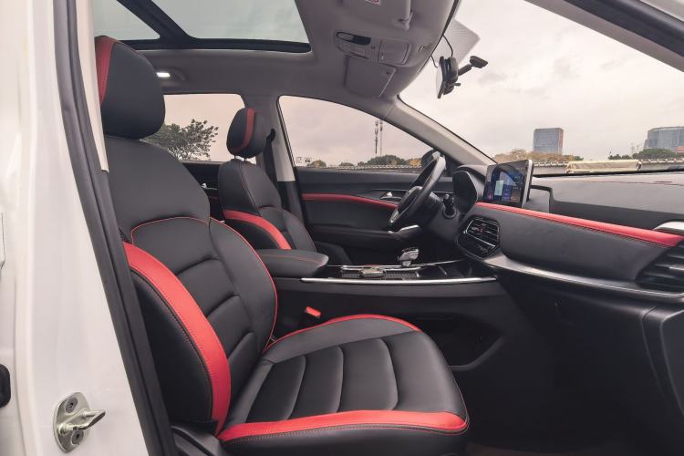 Used SOL X8 2021 300T DCT Leading Smart Connectivity Version 7 Seats