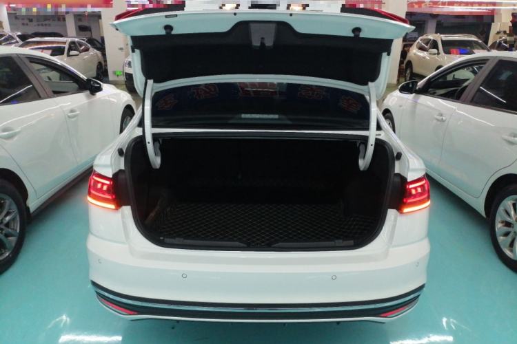 Used Volkswagen Bora 2023 1.5L Automatic Changer Limited Edition Trunk