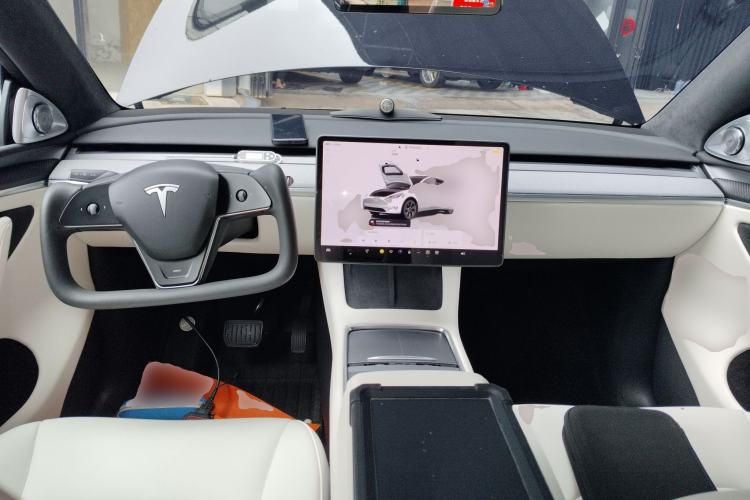 Used Tesla Model Y 2023 Rear-Wheel-Drive Version
