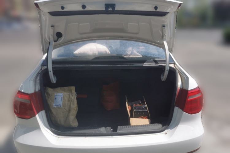 Used Volkswagen Jetta 2015 Zhuihui Edition 1.4L Manual Fashion Model
