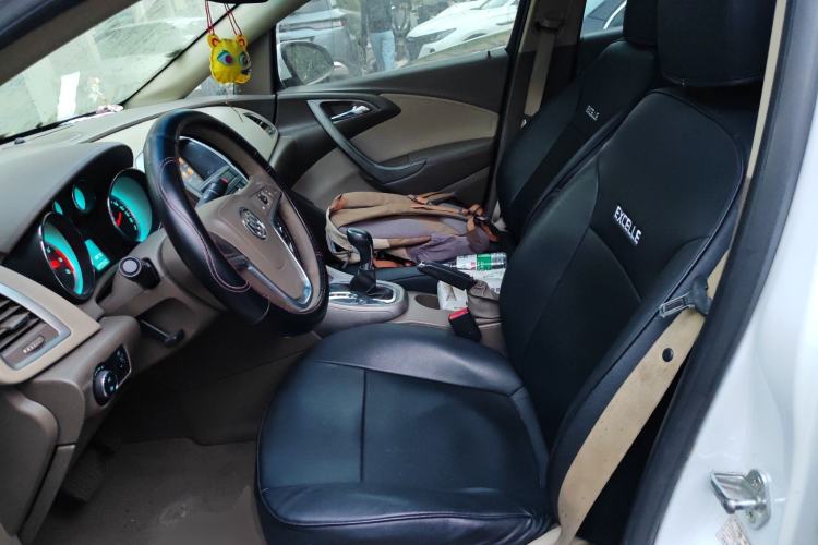 Used Buick GT 2013 GT 1.6L Automatic Fashion Edition Left Front Seat