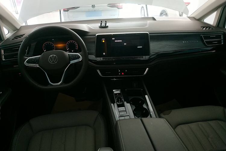 Used Volkswagen Viloran 2024 330TSI Luxury Edition
