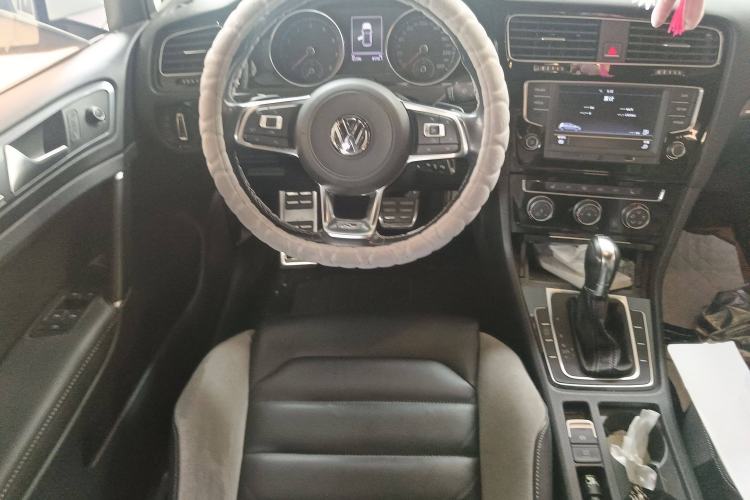 Used Volkswagen Golf 2017 280TSI Automatic R-Line Million-Vehicle Commemorative Edition